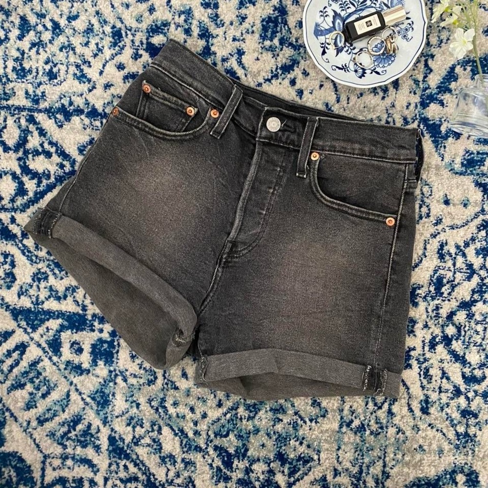 Women's Levi Grey Denim Shorts Size 25